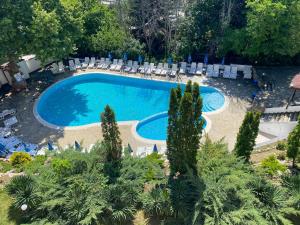 Басейн в Vezhen Hotel - Free Parking або поблизу