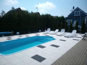 Bazén v ubytování A&M Apartamenty nebo v jeho okolí