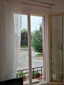 Lagentillomiere-paris-gentilly-arceuilにあるバルコニーまたはテラス