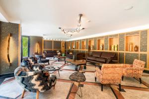 Uma área de estar em Sile Gonen Hotel