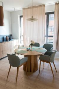 Kuchyňa alebo kuchynka v ubytovaní Doki STARling Apartment