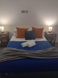 Postel nebo postele na pokoji v ubytování City Centre Apartments, Free Parking - Quality City