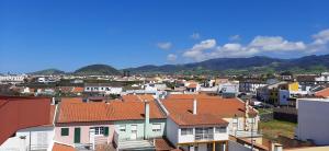 En generel udsigt til bjerge eller udsigt til bjerge taget fra lejligheden