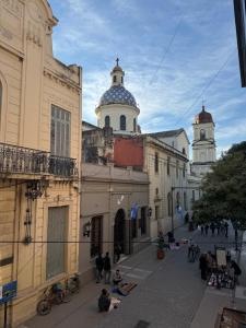 Το κτήριο όπου στεγάζεται  το διαμέρισμα