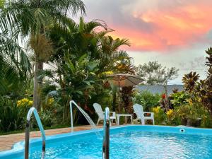 Piscina de la sau aproape de Terra Lodge