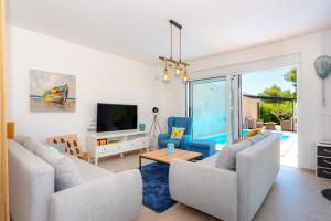 Μια τηλεόραση ή/και κέντρο ψυχαγωγίας στο Villa Srima Beach house