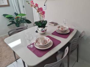 Фотография из галереи Apt 01 Central Com 2 quarto ar cond e 2 tv smart в городе Монтис-Кларус