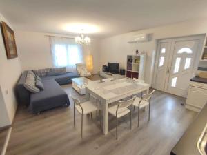 Posezení v ubytování Apartment in Balatonboglar 50627
