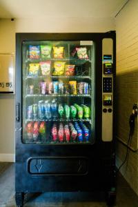 automat z napojami i napojami bezalkoholowymi w obiekcie Emerson Inn - Jacksonville w mieście Jacksonville