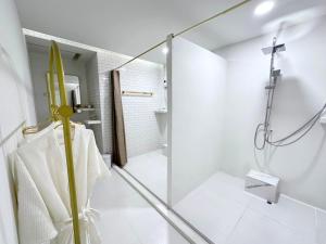 Koupelna v ubytování One Dhatu Ayutthaya Premium Homestay