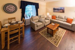 A seating area at The Mill Inn Apartments 