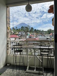 מרפסת או טרסה ב-JAVA Hostel Tumpak Sewu