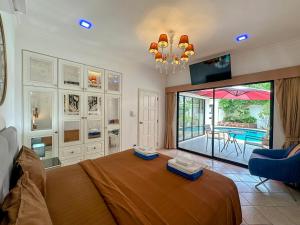 Bazén v ubytování VIEW TALAY VILLAs POOL 53, JOMTIEN BEACH, PATTAYA nebo v jeho okolí