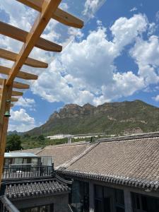 山景或在民宿看到的山景