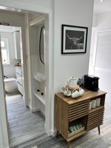 Ένα μπάνιο στο 39 Wells Street Apartment