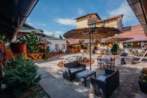A restaurant or other place to eat at Gros Hotel - Leskovac