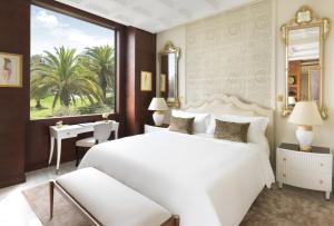 Postel nebo postele na pokoji v ubytování The Ritz-Carlton Rabat, Dar Es Salam