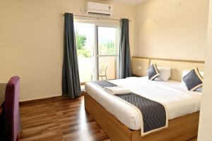 Galeriebild der Unterkunft HOMETOWN Sharu's Inn A Luxury Hotel in Chikmagalur