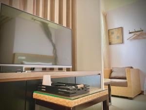 Televisyen dan/atau pusat hiburan di Xia Grli Inn