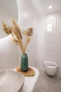 A bathroom at Agia Anna Living