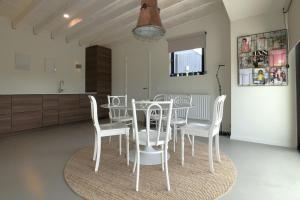 Χώρος καθιστικού στο Nia Domo 2, Ringdijk Noord 22a +10 φωτογραφίες