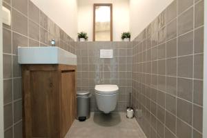 Ένα μπάνιο στο Nia Domo 2, Ringdijk Noord 22a