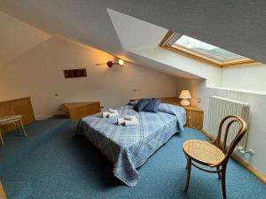 Postel nebo postele na pokoji v ubytování Lake Como Serenity Suite