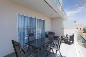Balkón nebo terasa v ubytování Stunning 3BR home in Gozo with access to pool by 360 Estates + 37 fotografií