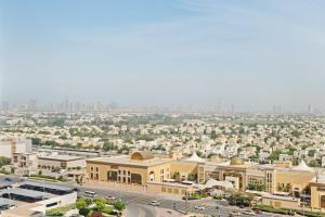 Nespecifikovaný výhled na destinaci Dubaj nebo výhled na město při pohledu z apartmánu
