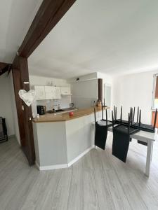 Kuchyň nebo kuchyňský kout v ubytování Nadbrzegiem Szczycionek - Domy całoroczne nad jeziorem