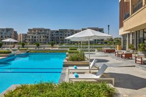Bazén v ubytování Marassi Boutique Hotel-Marina 1 nebo v jeho okolí