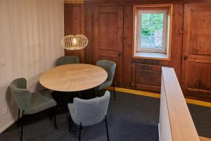 Hotel Jäger Jeuss - Murten - Self-Check-in的休息区