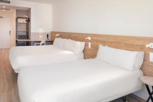 B&B HOTEL Écija客房内的一张或多张床位