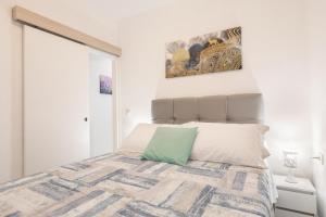 Ένα ή περισσότερα κρεβάτια σε δωμάτιο στο Apartments Boroe - Island Of Korcula