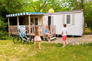 Gallery image of Camping La Chapoulière in Ruoms +61 photos