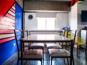 Posezení v ubytování D522 Hostel at Kiener Hills - Near Cebu Airport