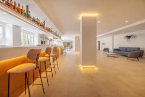 Ein Sitzbereich in der Unterkunft HM Isabela-Adults Only