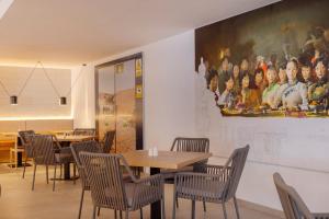 Ein Sitzbereich in der Unterkunft HM Isabela-Adults Only