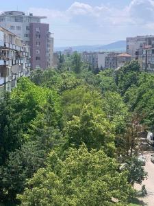 Landskap semula jadi dekat dengan apartmen