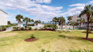 Κήπος έξω από το Tybee Beach Club 113 by Tybee Vacation Rentals
