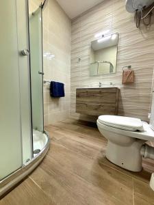 Phòng tắm tại All Nations Duplex with Pool