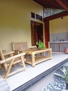 Patio nebo venkovní prostory v ubytování Bali Asli Guest House by EPS