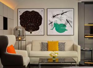 Ein Sitzbereich in der Unterkunft art'otel Zagreb, Powered by Radisson Hotels