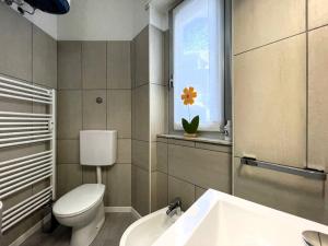 Phòng tắm tại Appartamento La Baita Case Sondrio Centro - Affitti Brevi Italia +14 ảnh