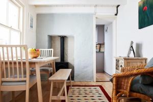 Istumisnurk majutusasutuses Light and spacious house full of Cornish charm