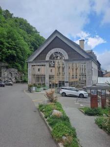 Το κτήριο όπου στεγάζεται  το διαμέρισμα