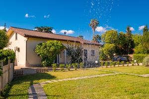 Κήπος έξω από το Isla Country Apartments Alghero