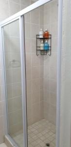 Ένα μπάνιο στο Hibiscus Guest Room +19 φωτογραφίες