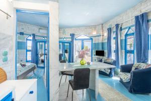 Μια τηλεόραση ή/και κέντρο ψυχαγωγίας στο Paco's Resort Superior Villa 9