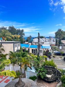 Kolam renang di atau dekat dengan Abrico Seaview Apartment